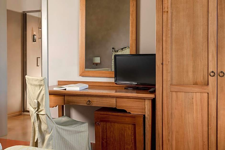 Hotel Casolare Le Terre Rosse