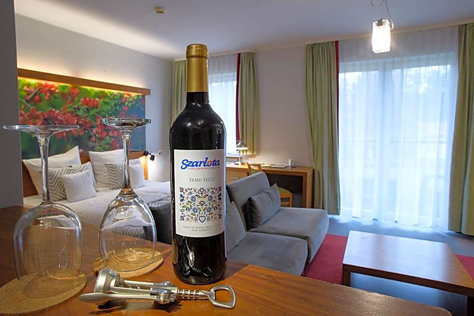 Hotel Szarlota - Kompleksowo na Kaszubach