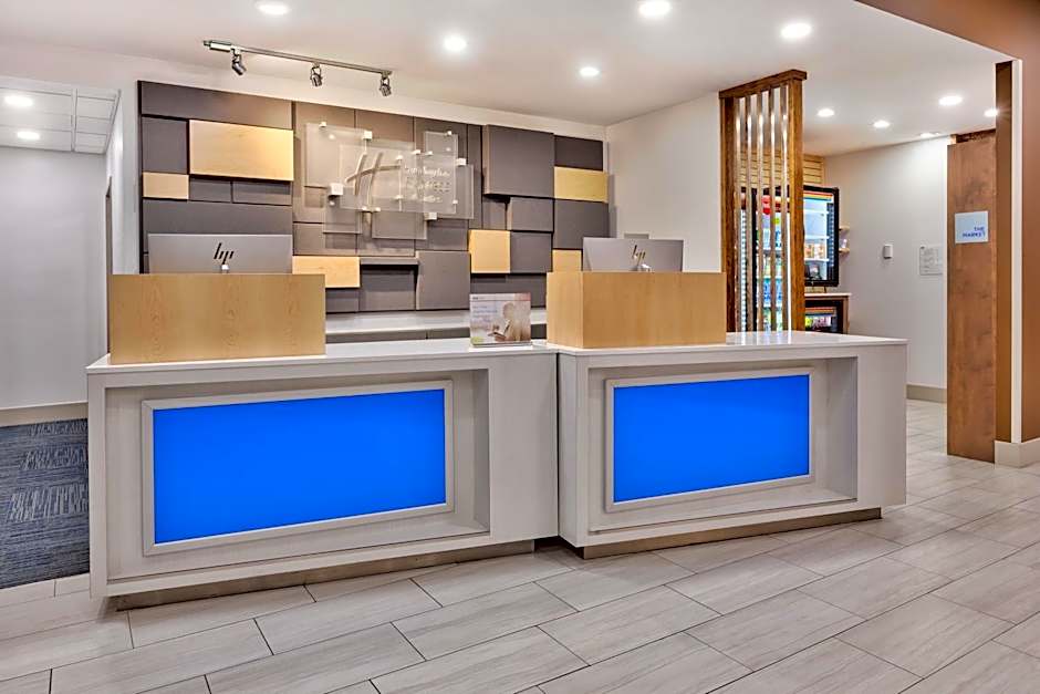 Holiday Inn Express & Suites Milan - Sandusky Area By IHG