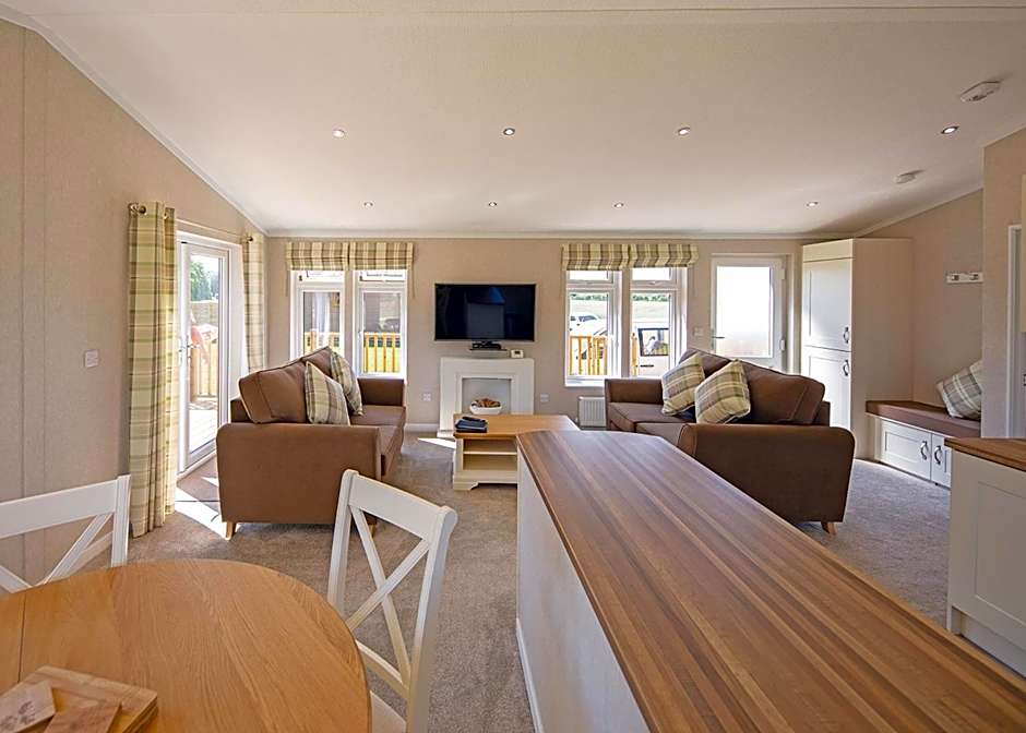 Athelington Hall Farm Lodges