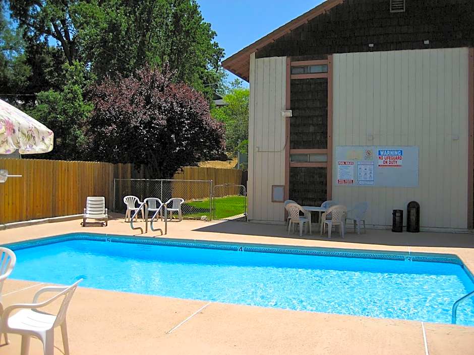 Jamestown Railtown Motel