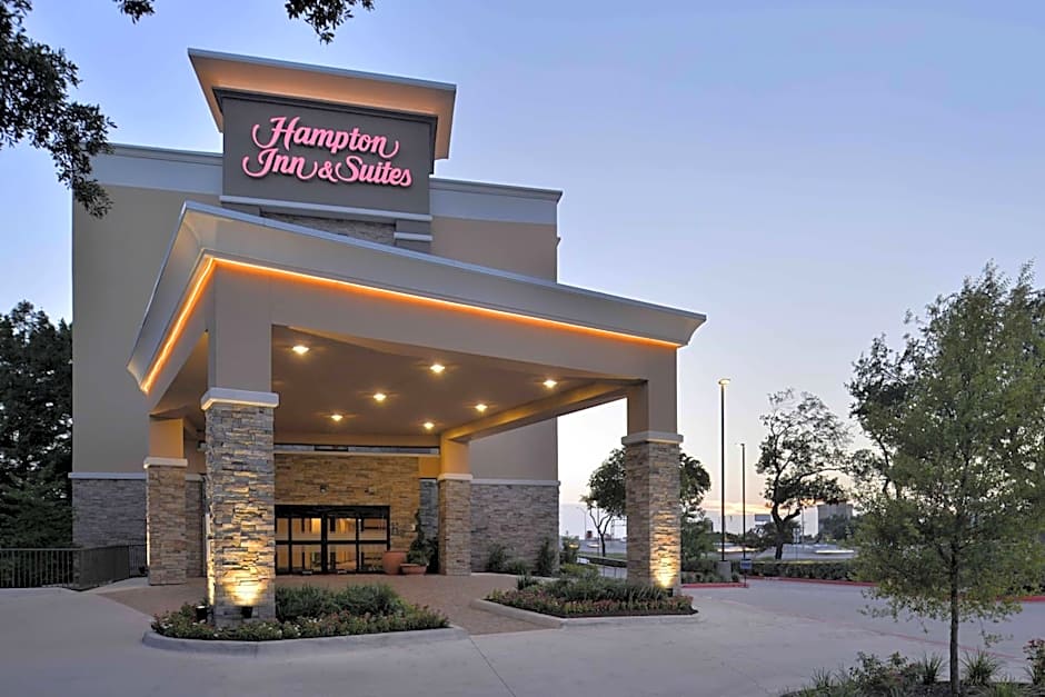 Hampton Inn By Hilton & Suites Dallas Market Center