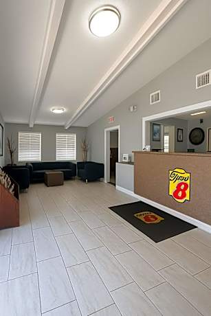 Super 8 by Wyndham Lantana West Palm Beach