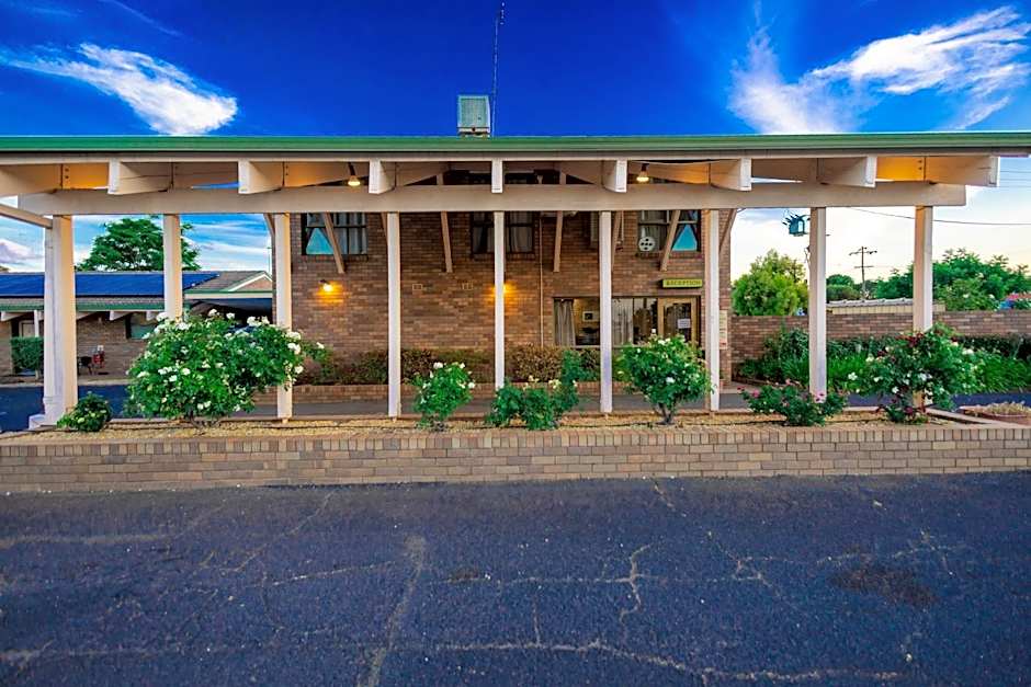 All Travellers Motor Inn