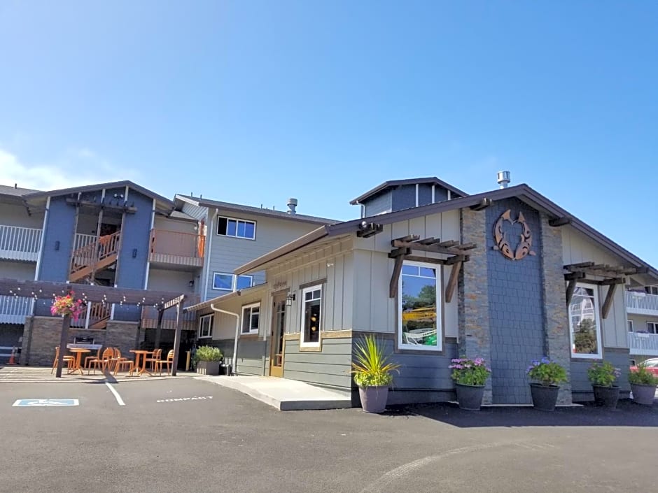 The Coho Oceanfront Lodge