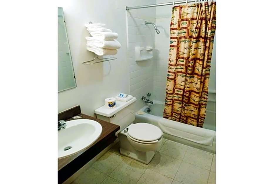 Love Hotels Voyageur by OYO at International Falls MN