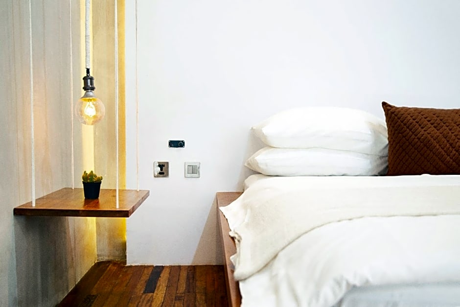 Flores Passport House