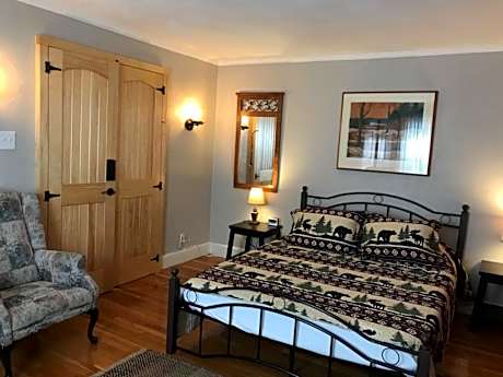 Queen Room with Shared Bathroom