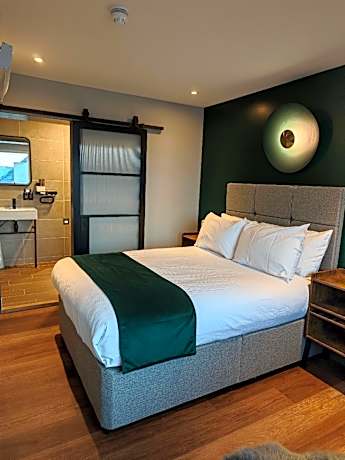 Deluxe Double - 2nd Floor
