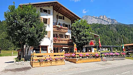 Hotel Griglieria Pizzeria Gnomo Goloso