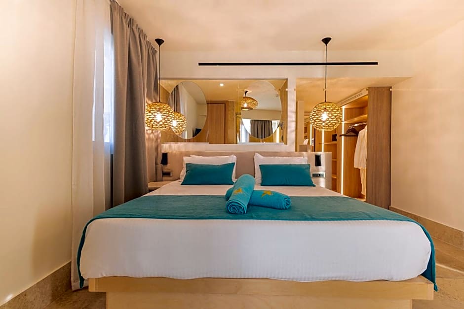Pegasos Deluxe Beach Hotel