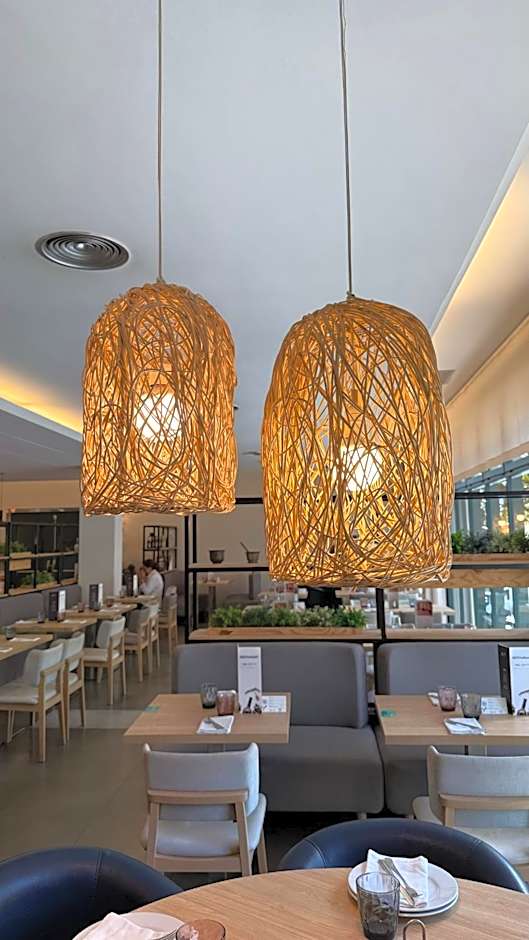 Aqua Hotel Bertran Park