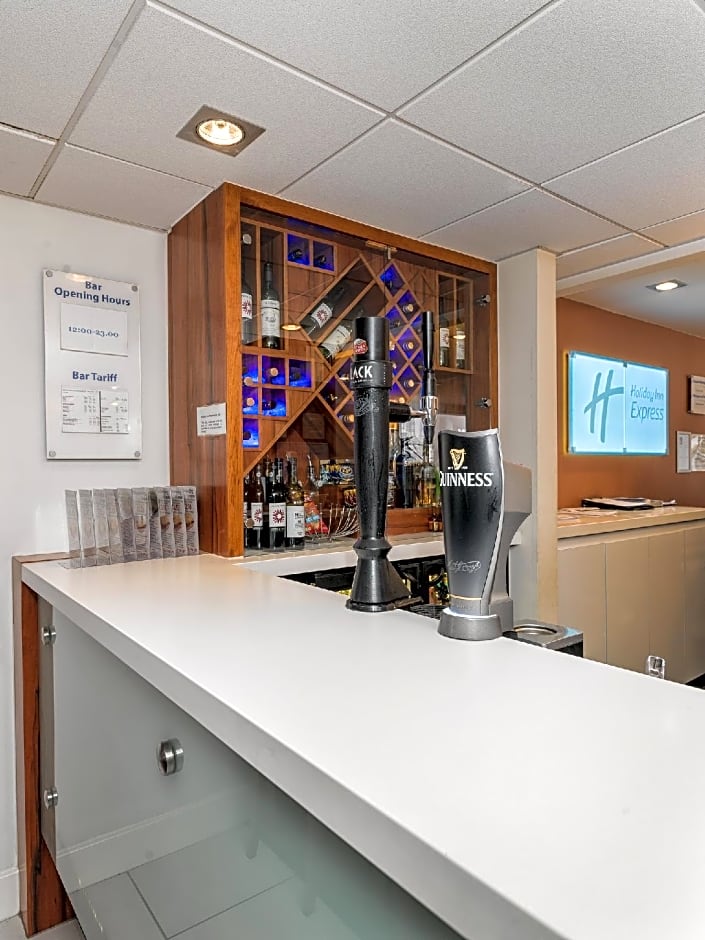 Holiday Inn Express London Gatwick Crawley By IHG