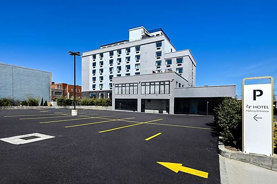 Ly New York Hotel