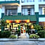 Maneerote Hotel Surin