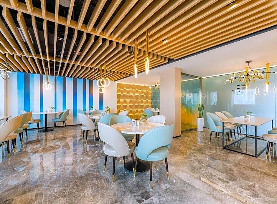 Atour Hotel Xi'an Gaoxin Jinye Road Branch                                                 