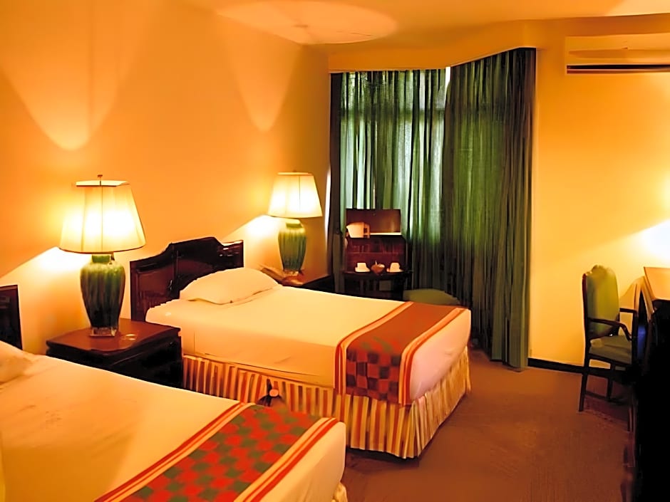 Hotel Centrepoint (Self Check In After 5PM)