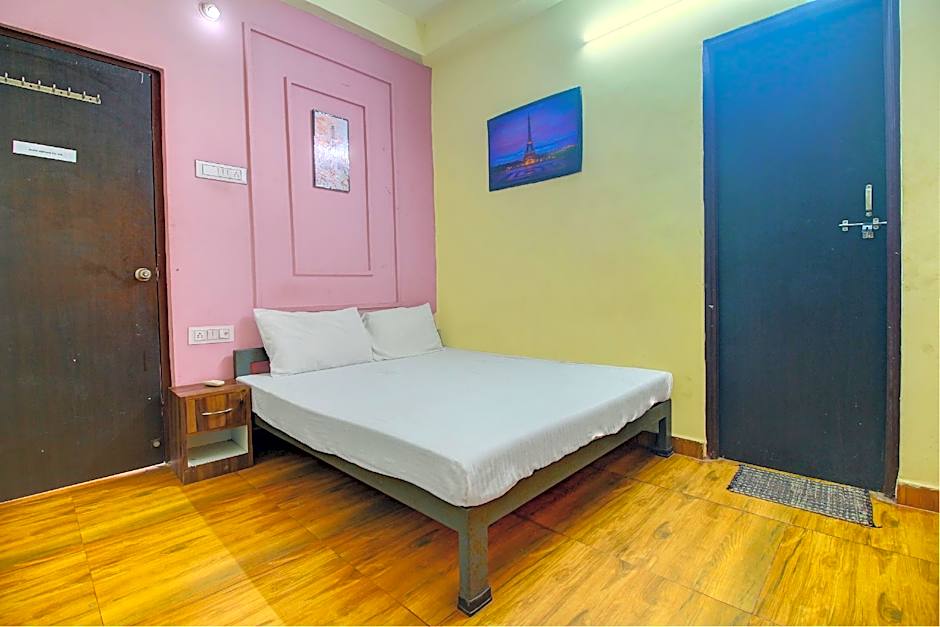 OYO 807110 Hotel  Sai Shabri