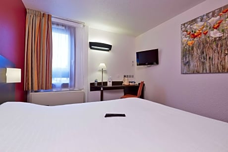 Superior Room - 1 Double Bed 1 Single Bed