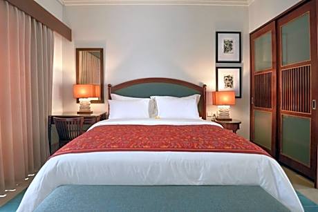 One-Bedroom Suite with Balcony