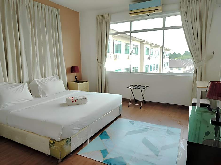 Natol Homestay - Kuching Home Penthouse Airport Road