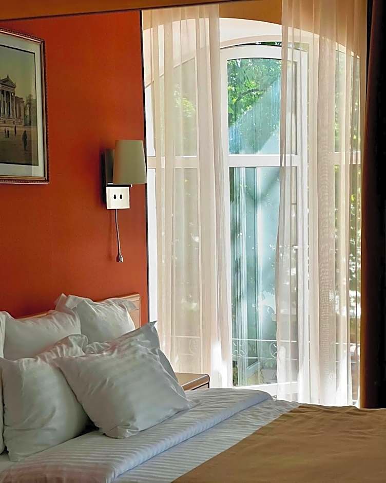 Alexandrovskiy Hotel