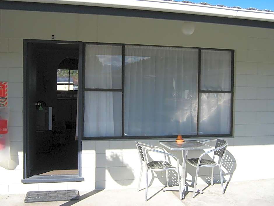 Sierra Beachfront Motel