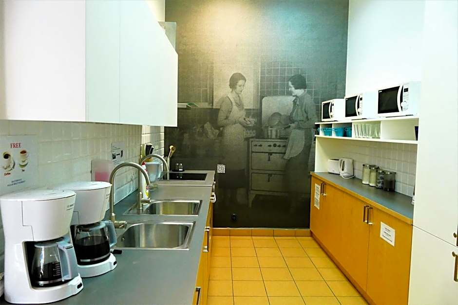 Warsaw Hostel Centrum Private Rooms & Dorms