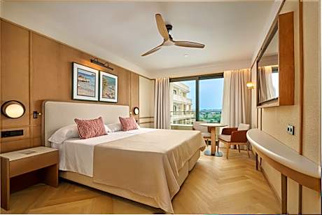 SUITE STANDARD  2 ADULTS + 1 CHILD