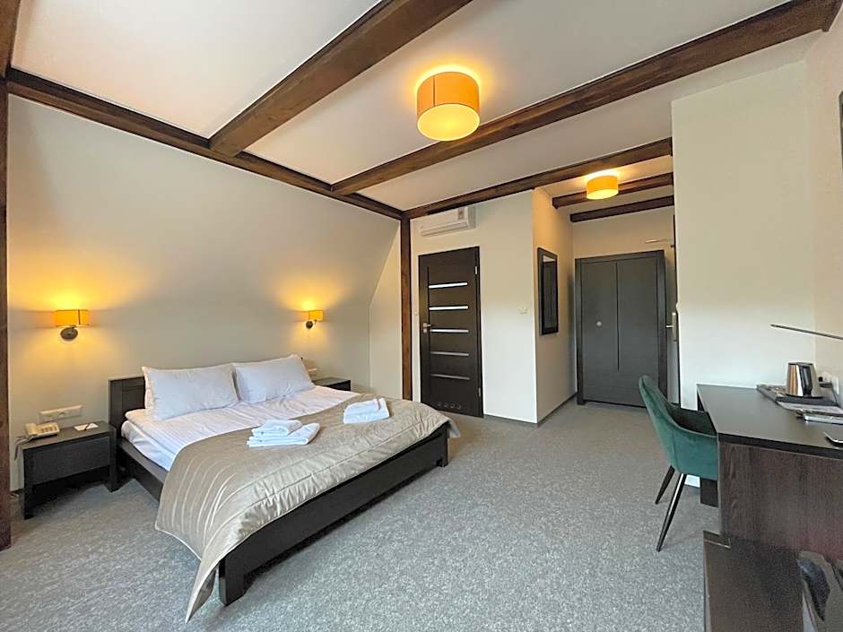 Hotel RED