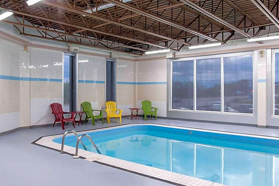 Quality Hotel & Suites Gander