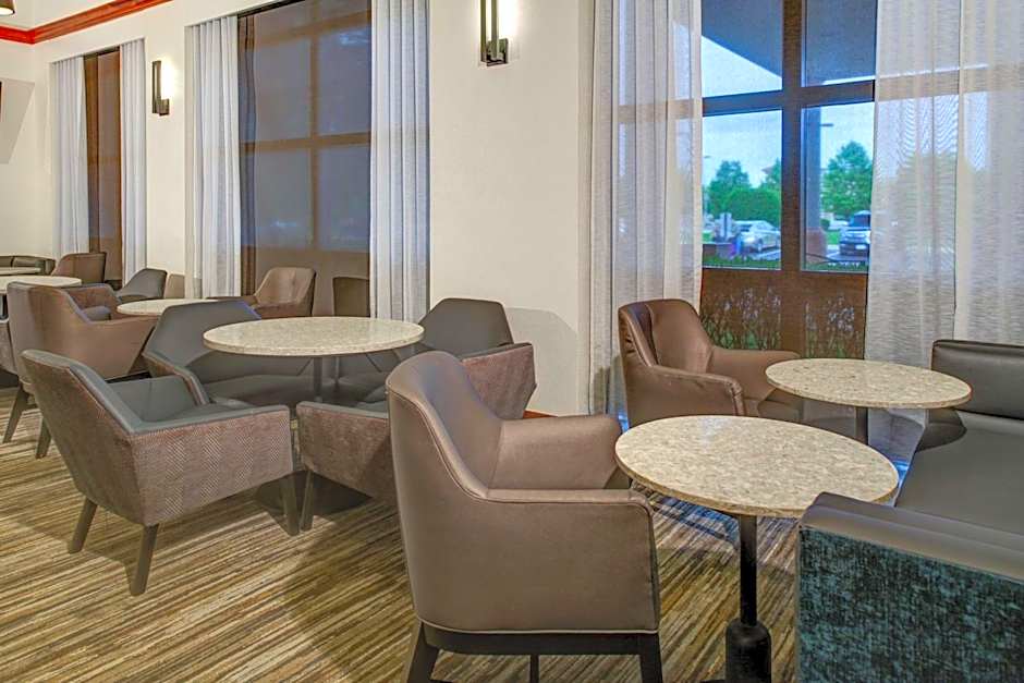 Hyatt Place Pittsburgh Airport/Robinson Mall