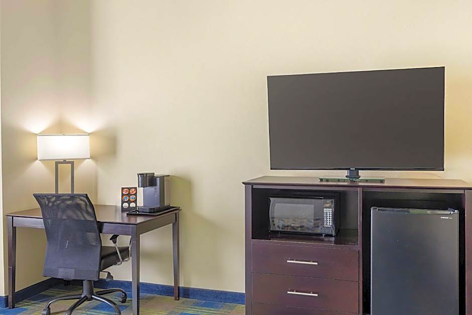 Best Western Plus Pratt