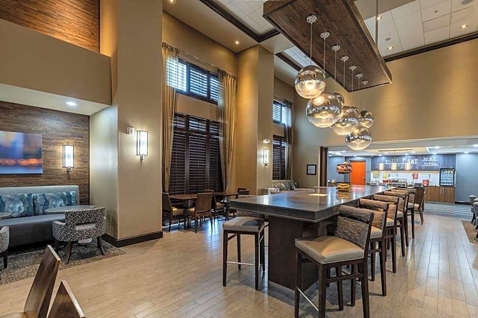 Hampton Inn By Hilton And Suites Greensboro/Coliseum Area, Nc