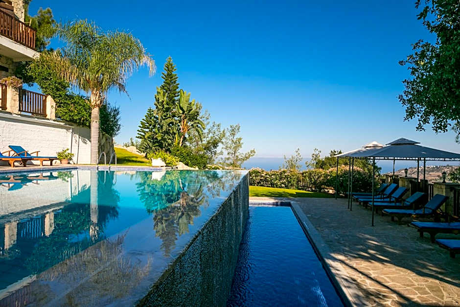 Demetriou Paradisos Hills Hotel