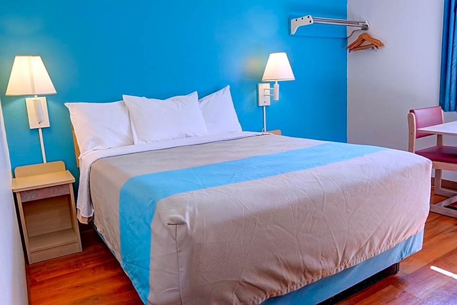 Motel 6-The Dalles, OR