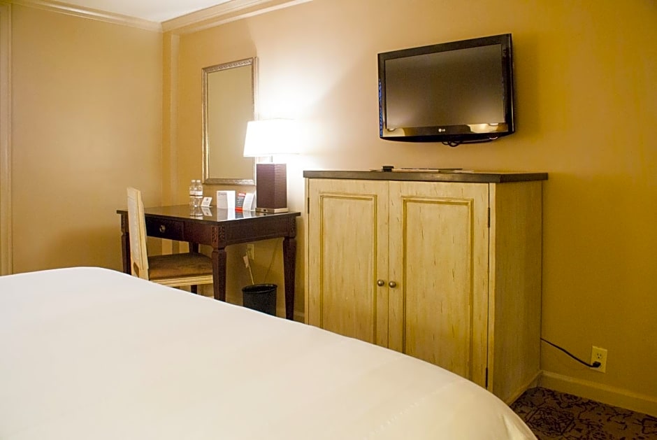 Dauphine Orleans Hotel