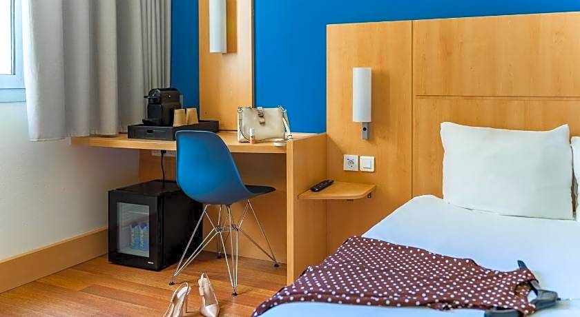 ibis Barcelona Pza Glories 22