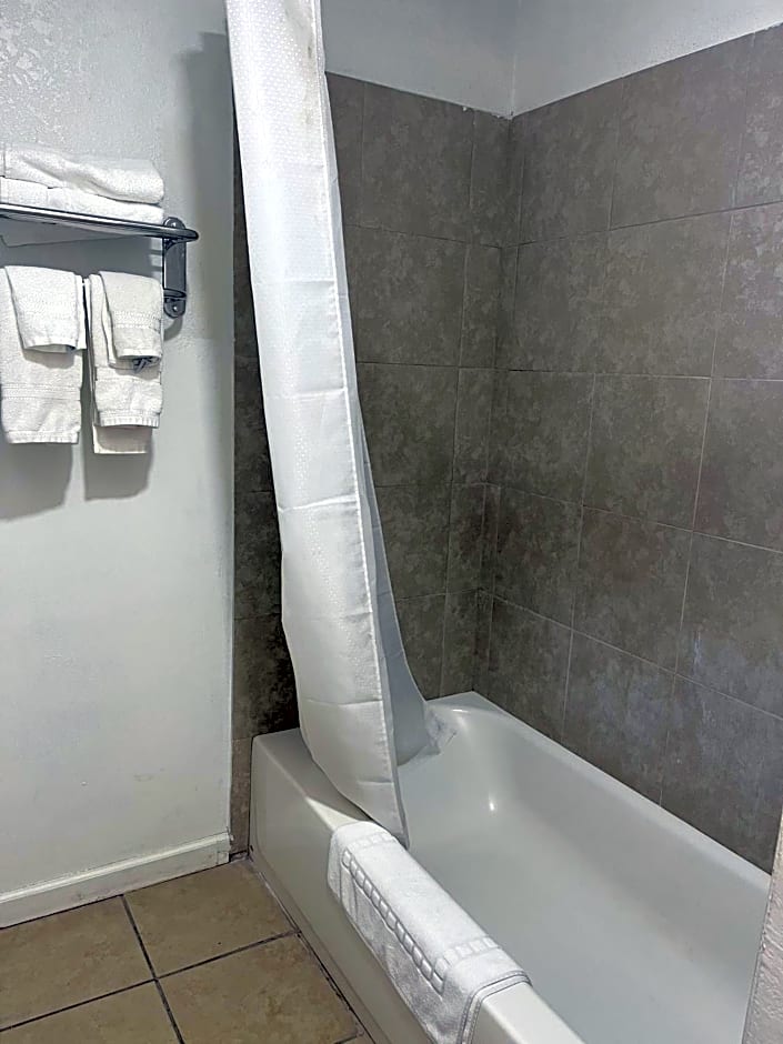 Valley Motel – Alamosa, CO