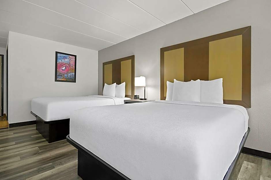 La Quinta Inn & Suites by Wyndham Sturbridge