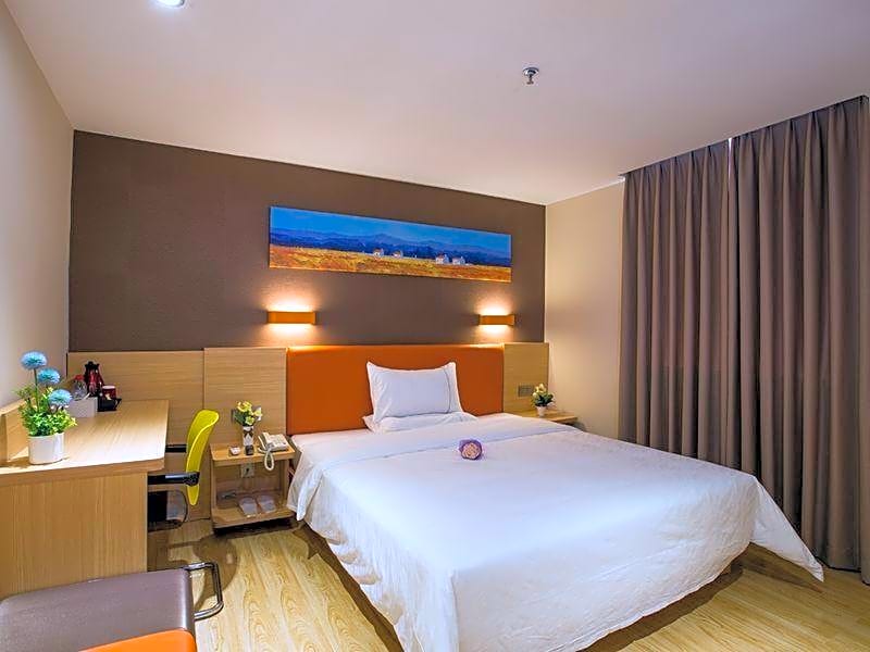 IU Hotel Guangzhou Sports Center Lin He West Metro Branch