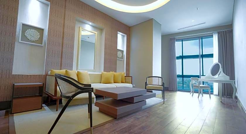 Whiz Luxe Hotel Spazio Surabaya