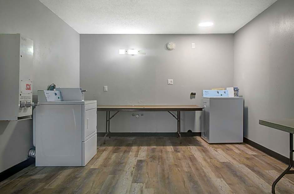 Motel 6 Chickasha, OK