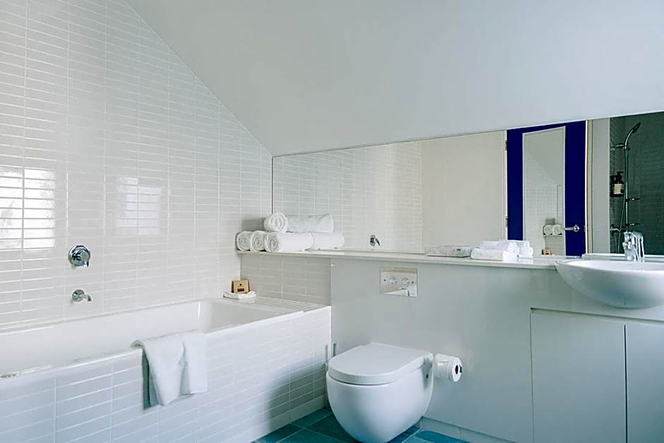 Salamanca Wharf Hotel