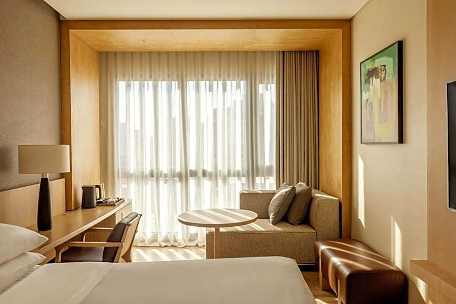 Foto 1 daripada 4 — Superior 1 King Bed, City View