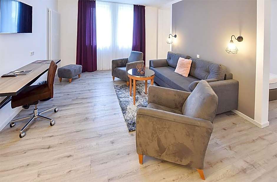 PRIMA Inn HOTEL & HOF NEURUPPIN - digitales & rezeptionsloses Motel