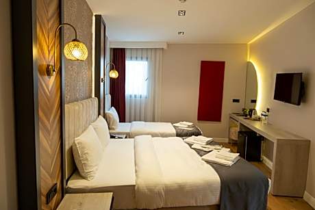 Triple Room with Bath