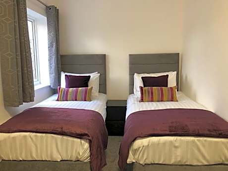 Twin Room with Shower