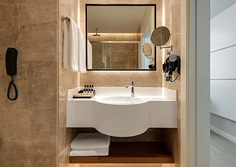 Gleam Collection Hotel