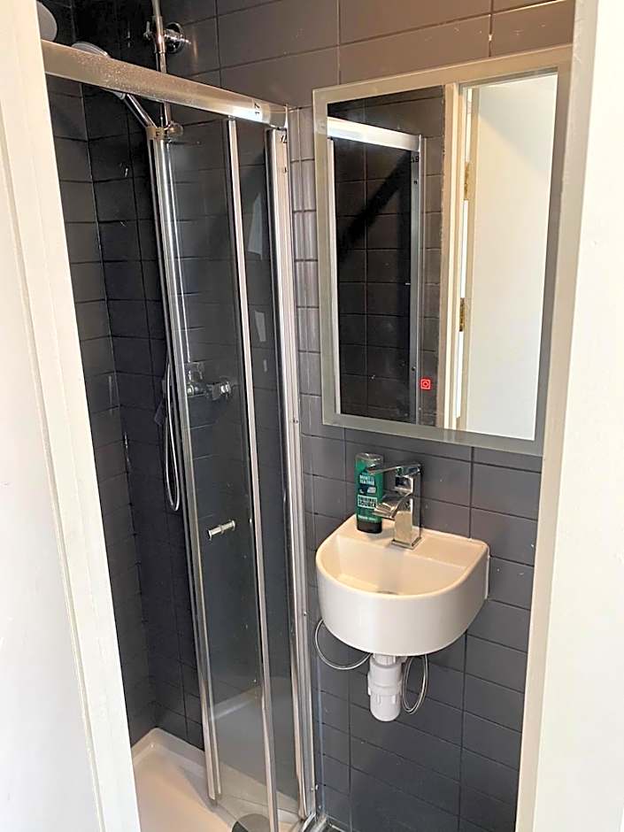 Exhibition Court Hotel 4